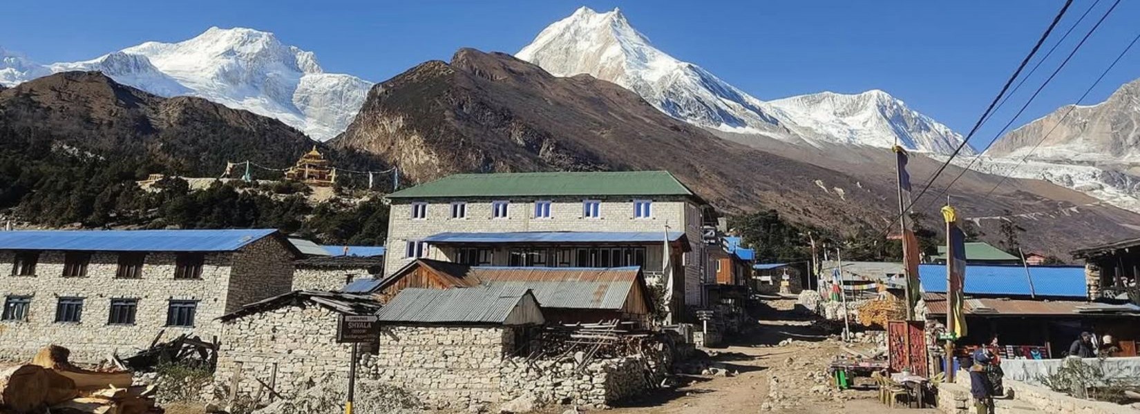 Manaslu Circuit Trek in autumn season